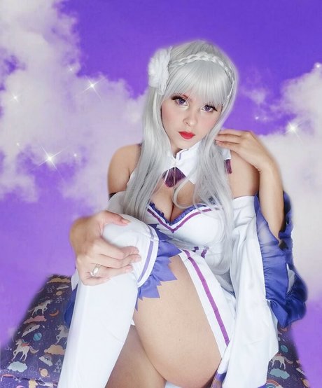 Julia chan naked model picture