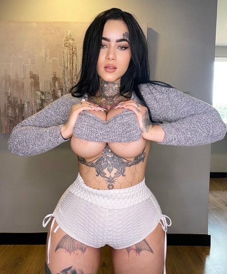 nyablu naked pornstar image