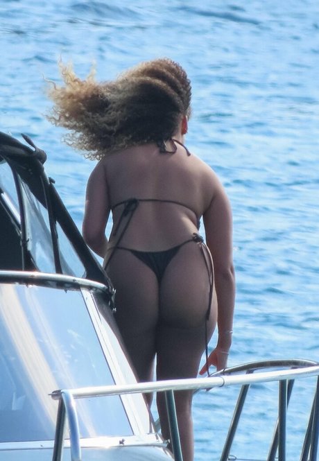 Amber Gill xxx actress galleries