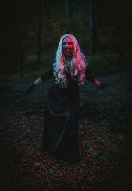 BloodyNyuu star exclusive photos