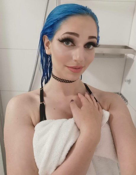 BloodyNyuu porn model images