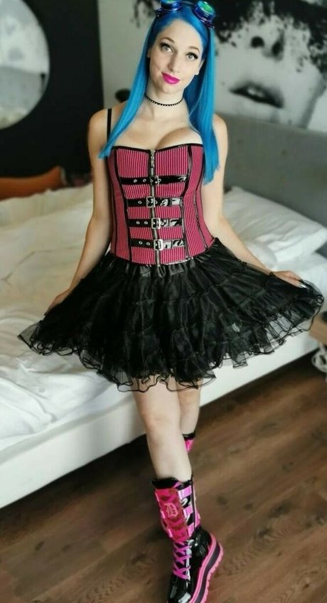 BloodyNyuu hot model picture