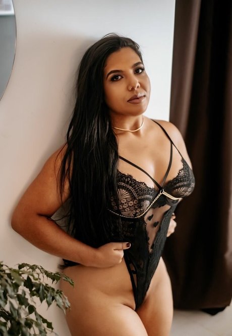 Queli Cruz model best pic