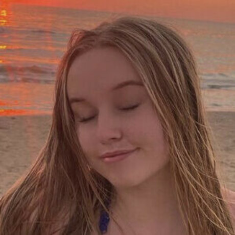 haileyyfriz top actress galleries