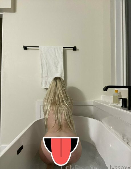 allyssaxx hot pornstar pic