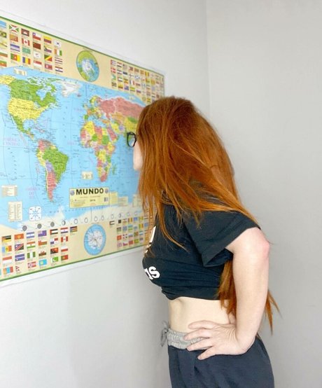 Mai Purper model free gallery