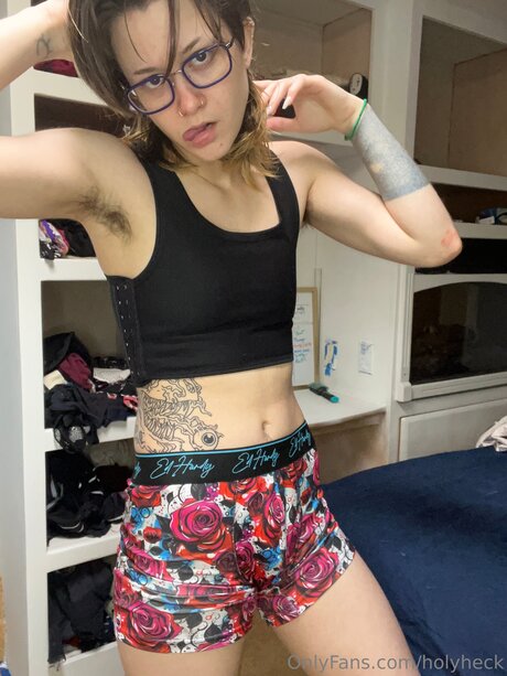 holyheck model sexy photos