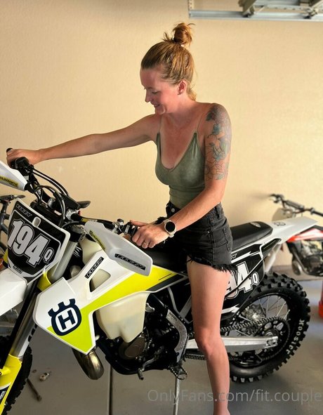 fit couple model high quality images