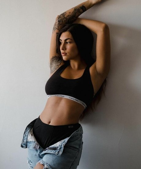 Angela Amethyst pretty pornstar pic