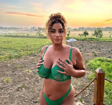 yinamenez pornstar high quality picture