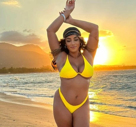 yinamenez naked star galleries