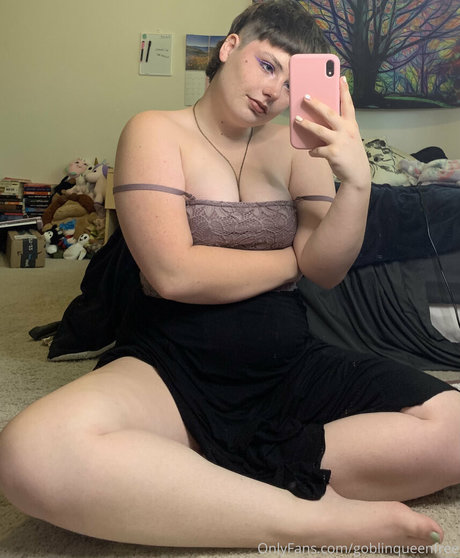 goblinqueenfree star naked photo