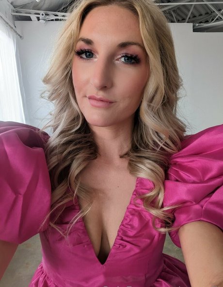 megnfit model beautiful photo