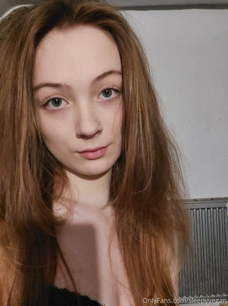 sleepyvegan star nudes gallery