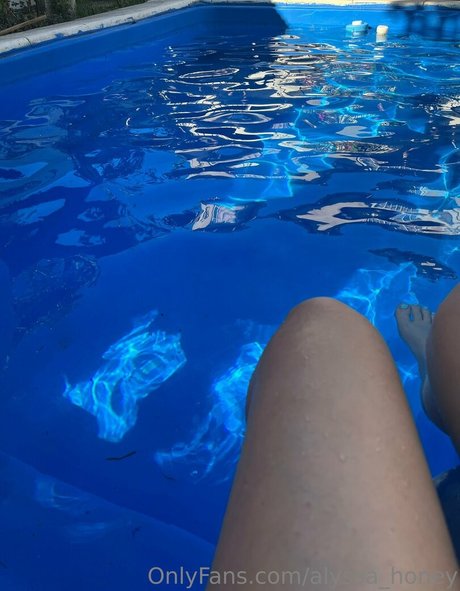 alyssa honey model beautiful archive