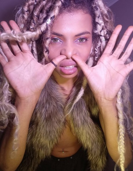 feliciathunnder best model pics