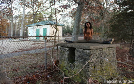 feliciathunnder model nude pics