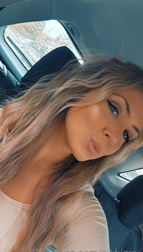 Nikkipxx model beautiful galleries