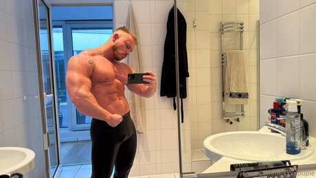 flexxxcouple model sex photos