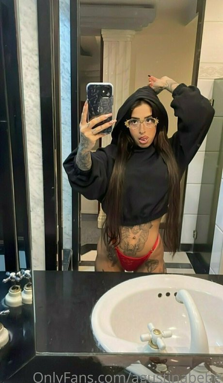 agustinabebe nude model galleries