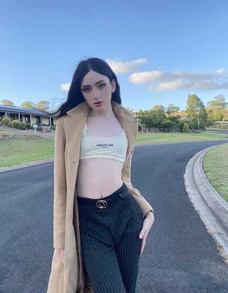 Venus Moorez beautiful actress photo