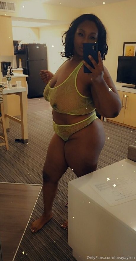 daagobbler model nude photos