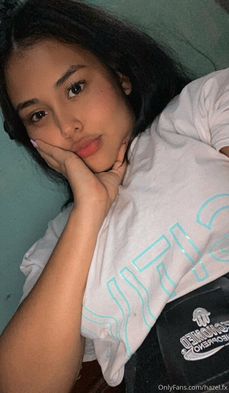 hazelxfox model top pic