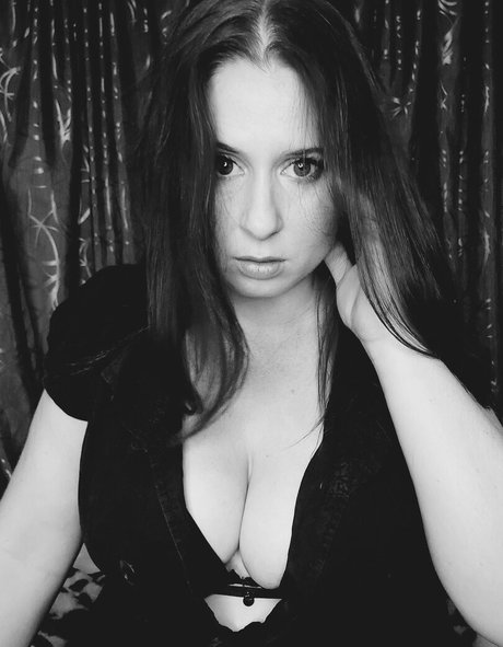 Nadia Bratke star erotic archive