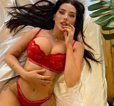 Raha Vakili pornographic model gallery