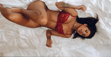 Raha Vakili pornographic model pics