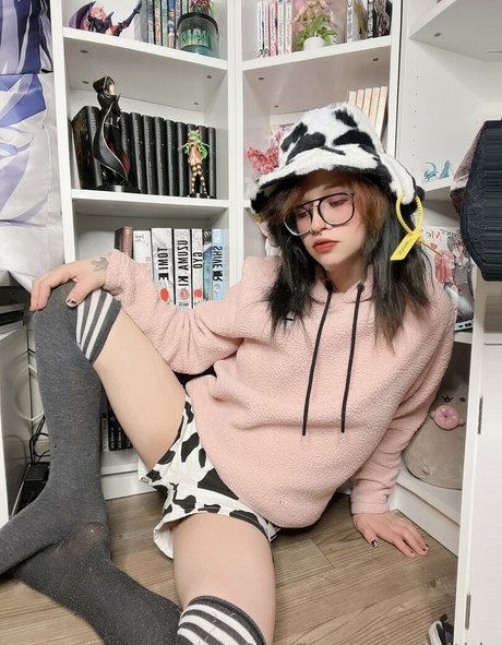 alsweyrs sexy actress picture