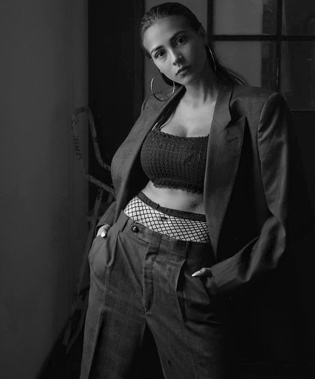 Daniela Derly model free photos