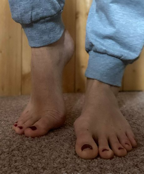 feetronnie star hd pics