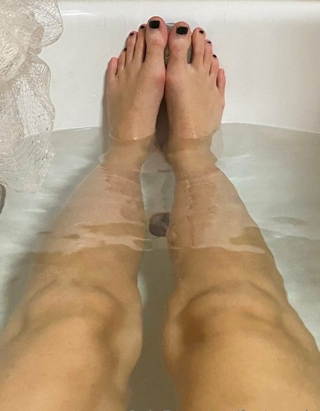 feetronnie pornstar naked photos