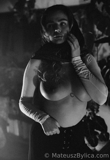 mrsliliane model hot images