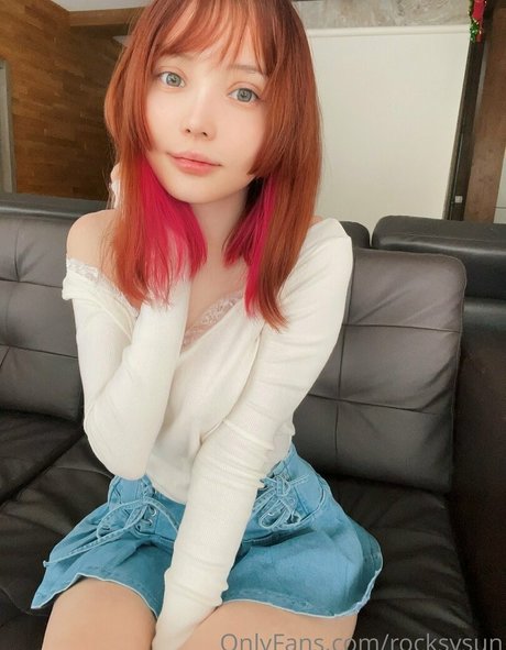 AlisaPikaPika star erotic photo