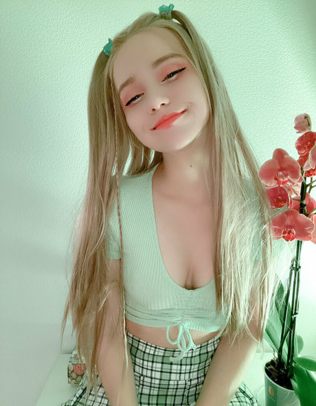 Rachel Blossom sexy model gallery