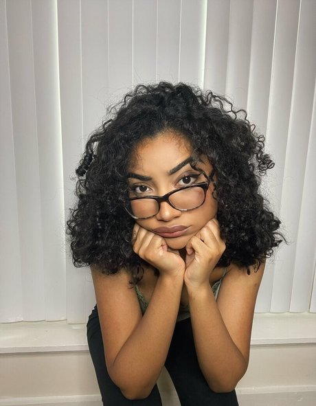 krystalogy nude pornstar picture