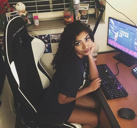 krystalogy beautiful pornstar gallery