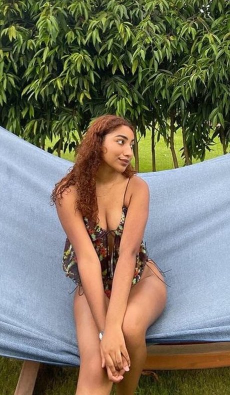 krystalogy high quality actress photo