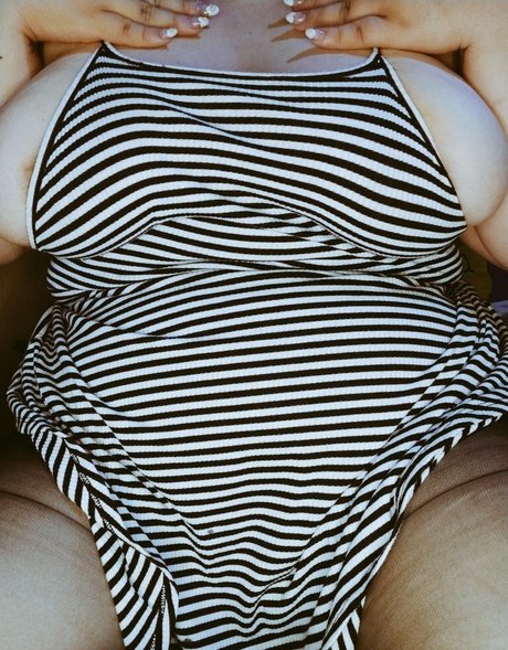 Moomochi art star pictures