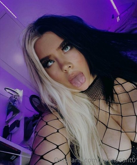 hannasaiit0 model nude pic