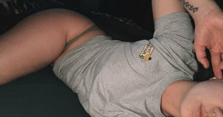 naenae1111 pornstar naked image