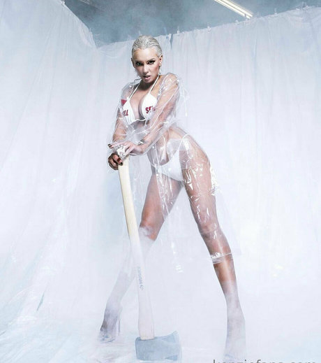 kenzietaylor naked actress photos