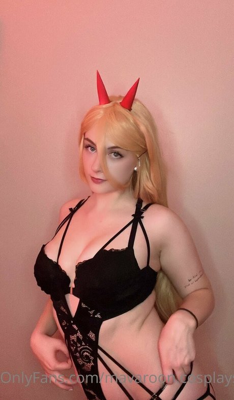 mavaroon cosplays top model picture