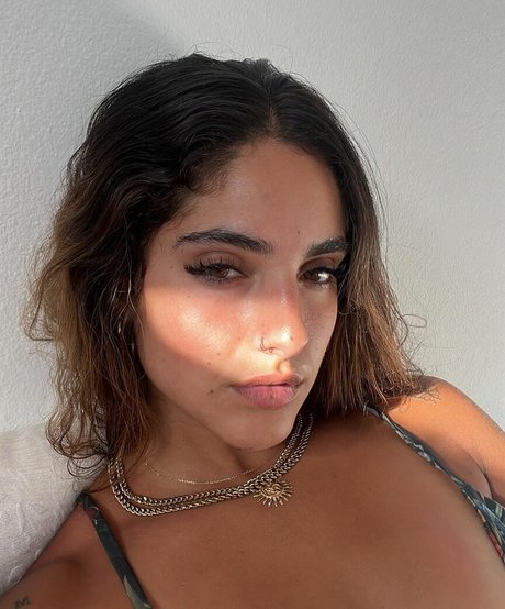 Isabella Ladera star best galleries