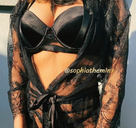 sophiatheminx star erotic pics
