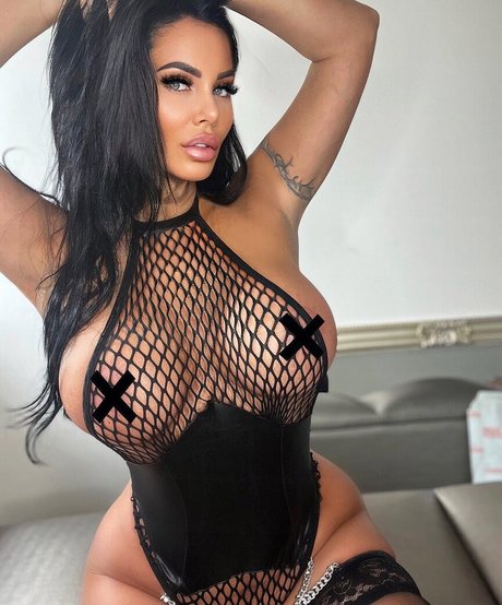 Onlyheni nice model pics