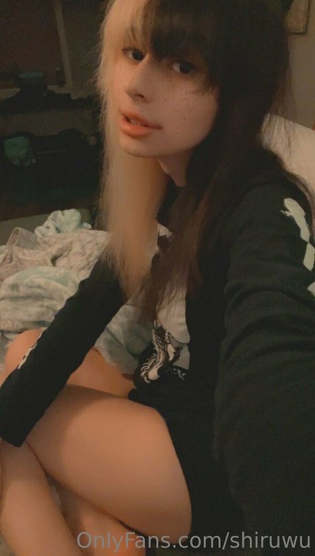 Shiruwu naked model pictures