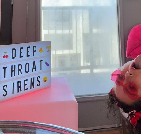 bettyplug model top pic